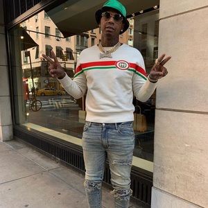 Meet your Posher, Nia